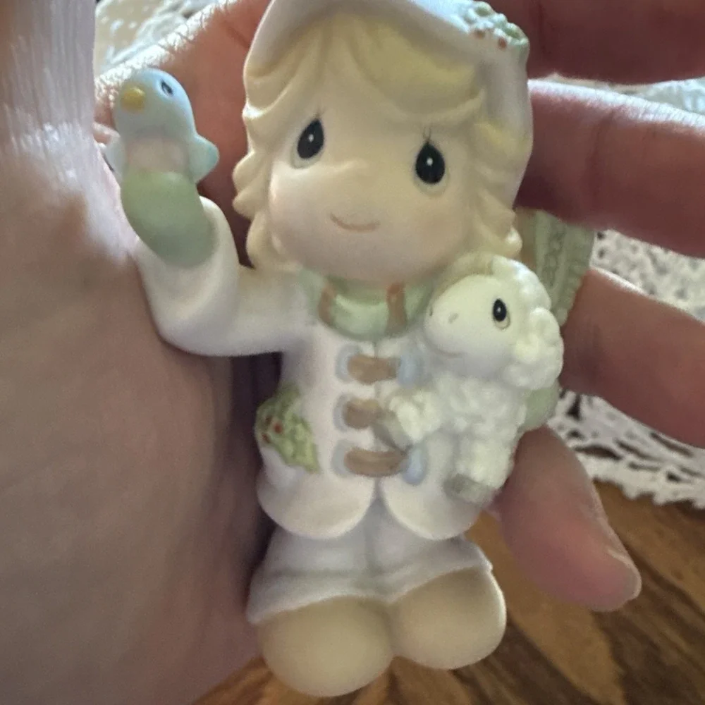 Precious Moments 2000 Figurine 'The Future Is In Our Hands' Ornament – 730076